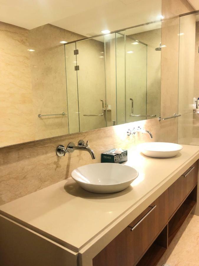The Suites At Waterside Straits Quay By Plush Bagan Jermal Стая снимка