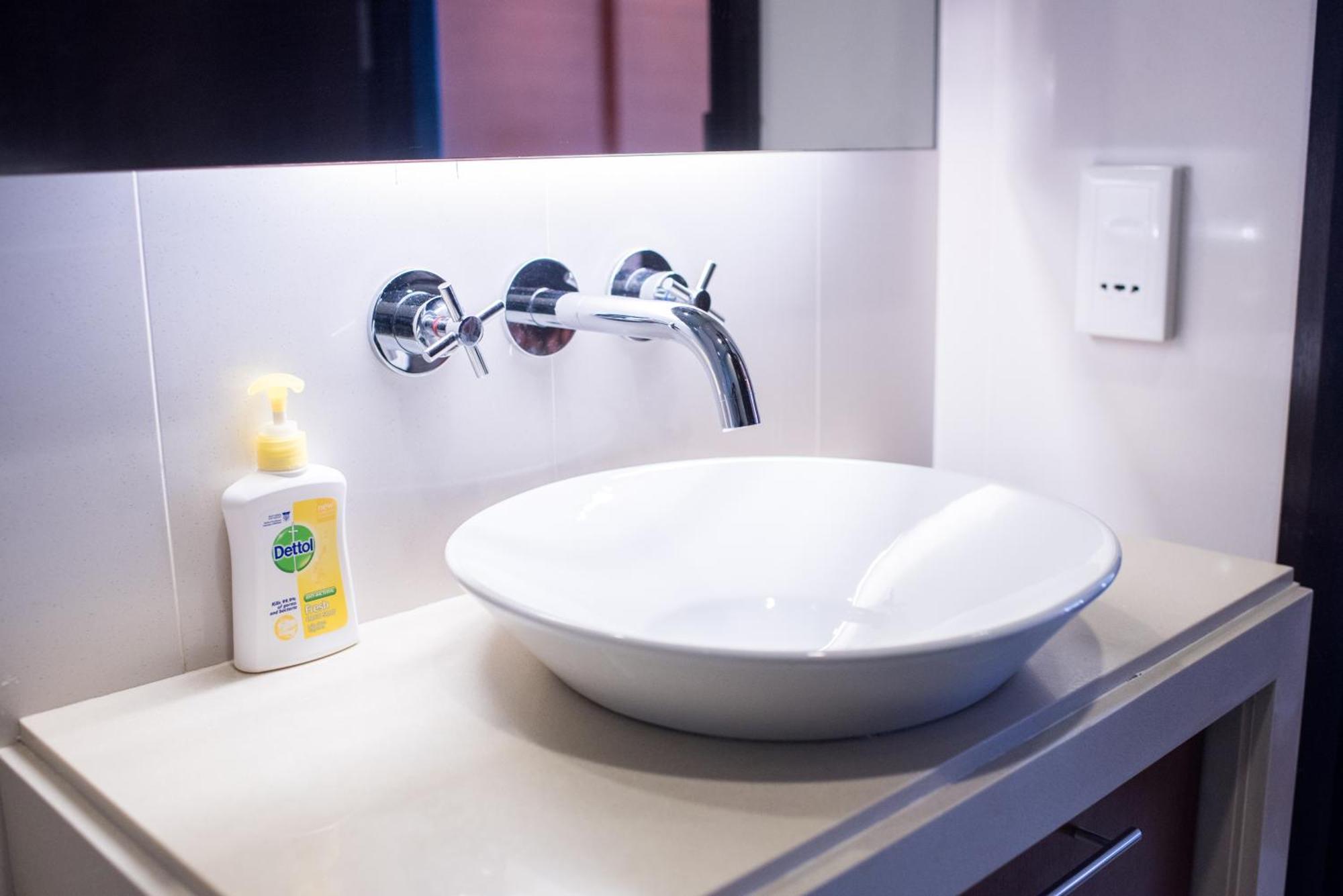 The Suites At Waterside Straits Quay By Plush Bagan Jermal Екстериор снимка